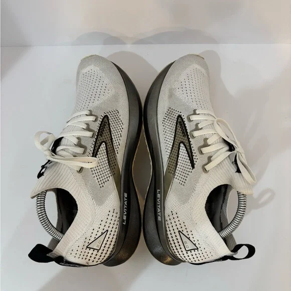 Brooks Levitate size 9.5 - Picture 8 of 9